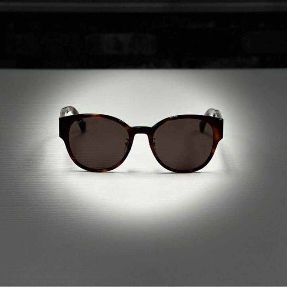 Gucci Classic Tortoise Shell Sunglasses